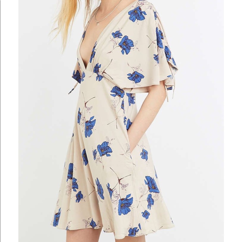 Free people Melanie draped floral dress 🚨 weekend sale - Picture 1 of 2